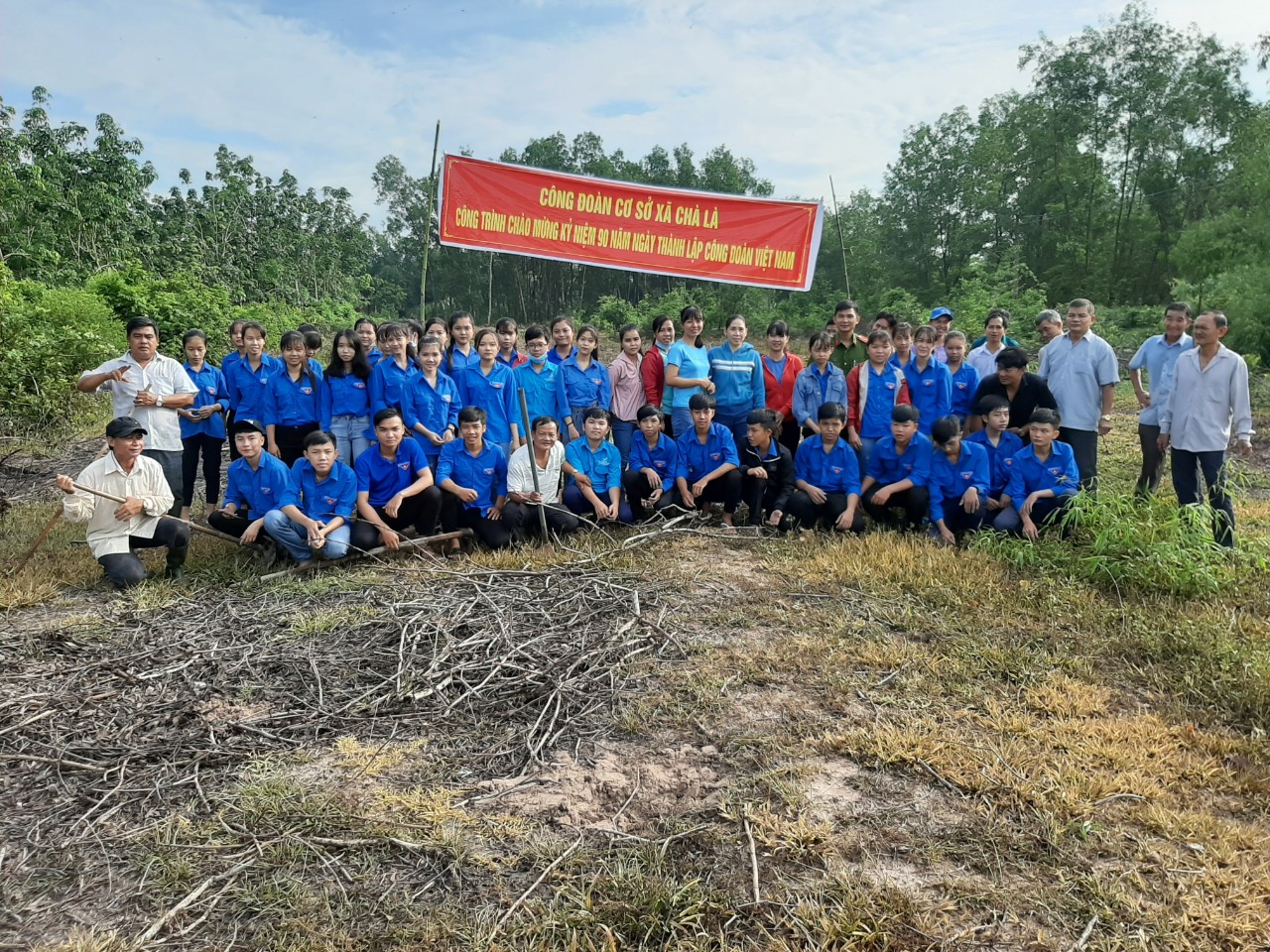 CĐCS xã Chà Là, tổ chức các hoạt động hưởng ứng chào mừng kỷ niệm 90 năm ngày thành lập Công đoàn Việt Nam năm 2019